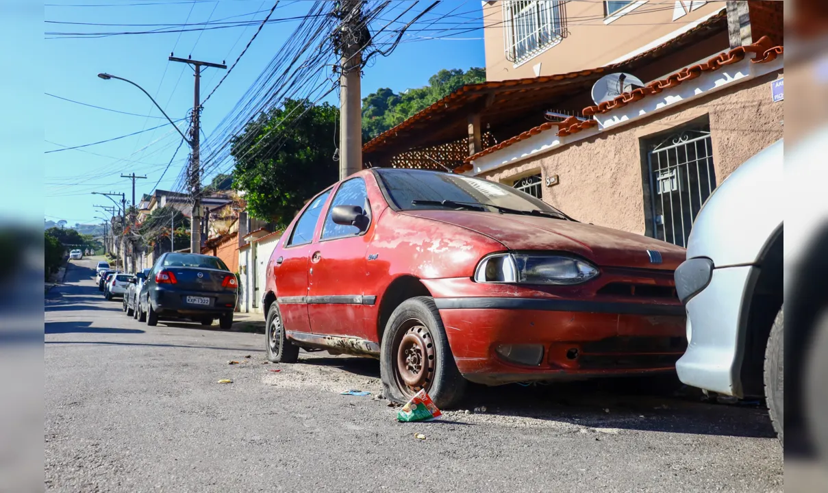 Após denúncias do ENFOCO, carro largado em Santa Rosa é retirado | Enfoco -  O seu site de notícias