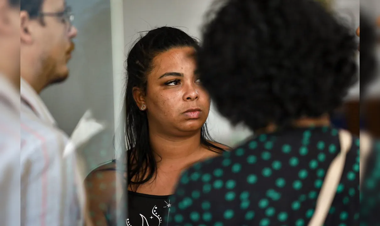Mãe de Thiago, Priscila Menezes classificou como covardia ação da polícia que terminou na morte do jovem na comunidade