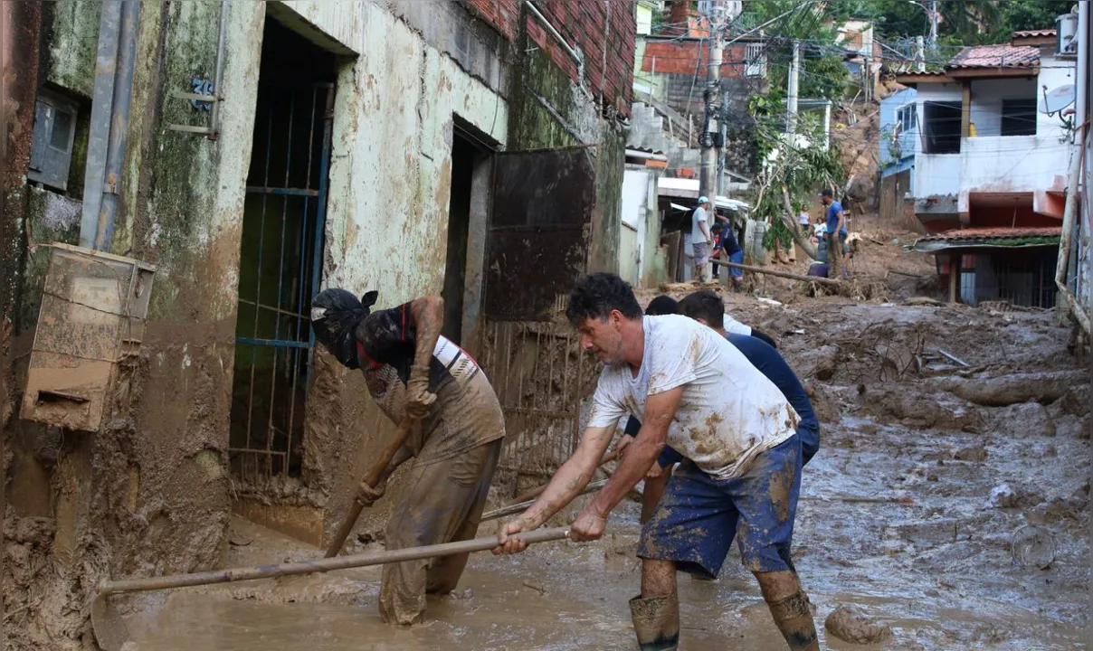 Os trabalhos de busca, resgate e salvamento seguem ininterruptamente na região