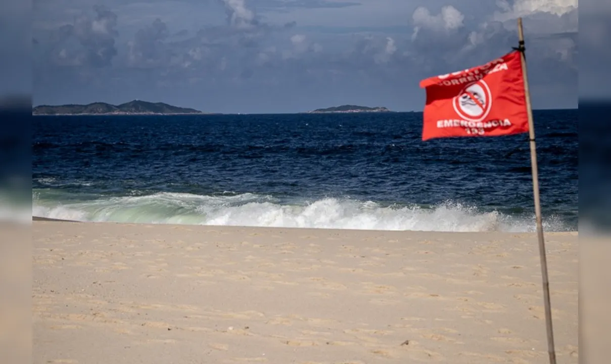 Bombeiros realizaram o resgate na  Praia do Recanto, em Itaipuaçu