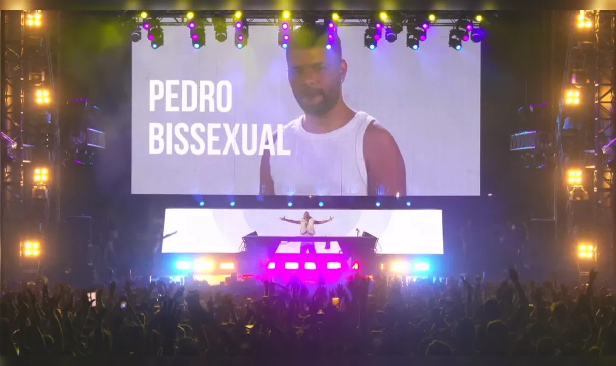 Durante show, DJ se assumiu bissexual