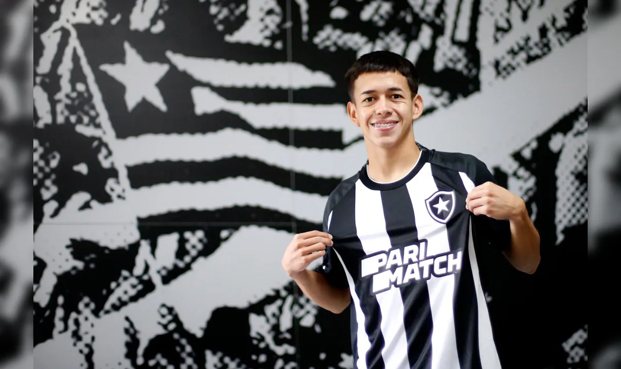 Matías Segovia com a camisa do Botafogo