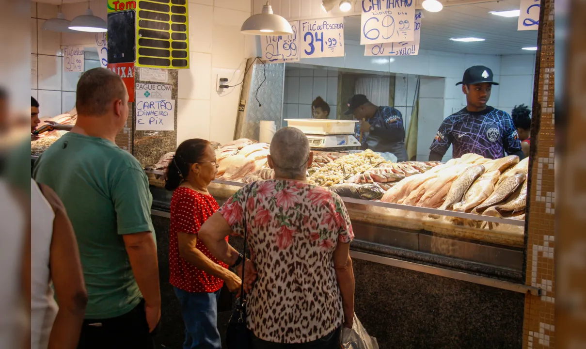 Mercado São Pedro na semana santa encheu de consumidores em busca de peixe de qualidade