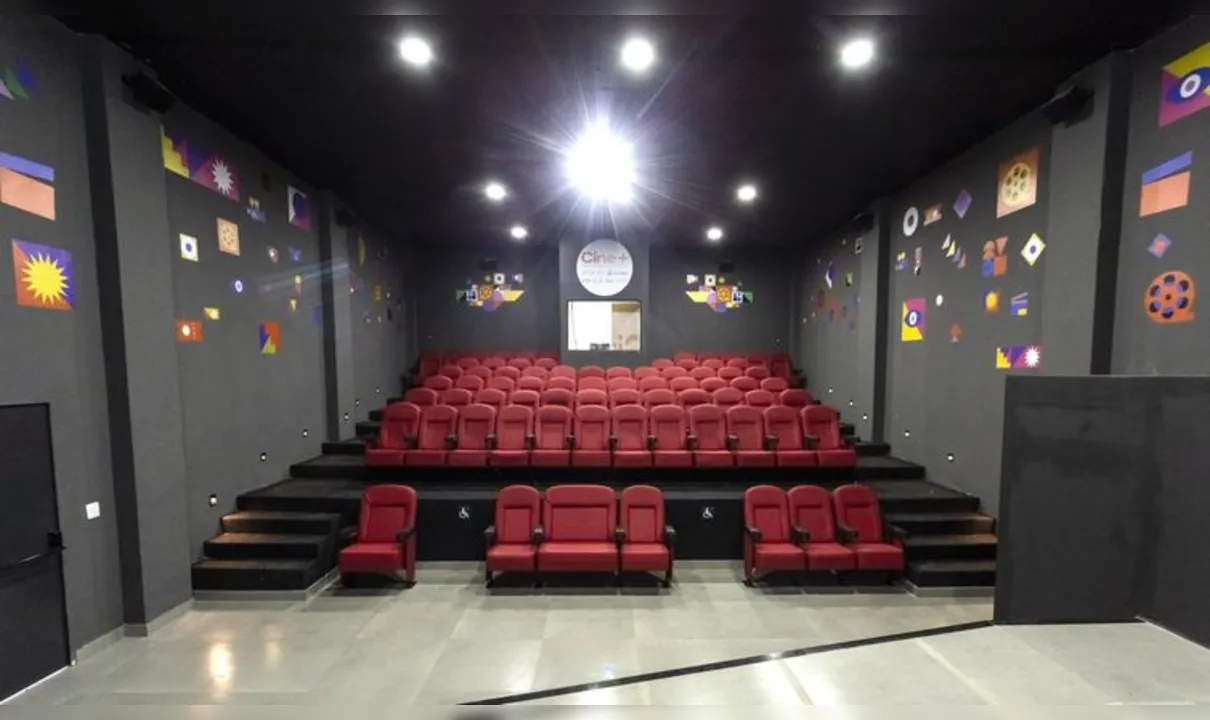 Sala de cinema no interior do Rio