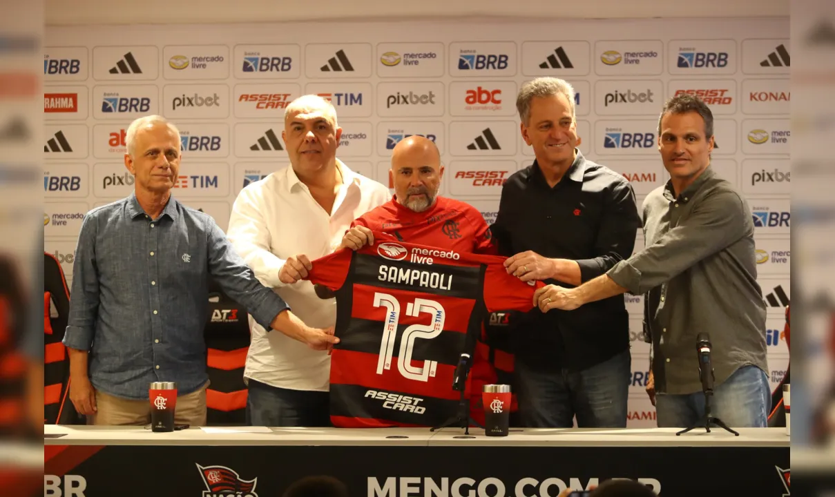 Dirigentes do Flamengo marcaram presença na coletiva