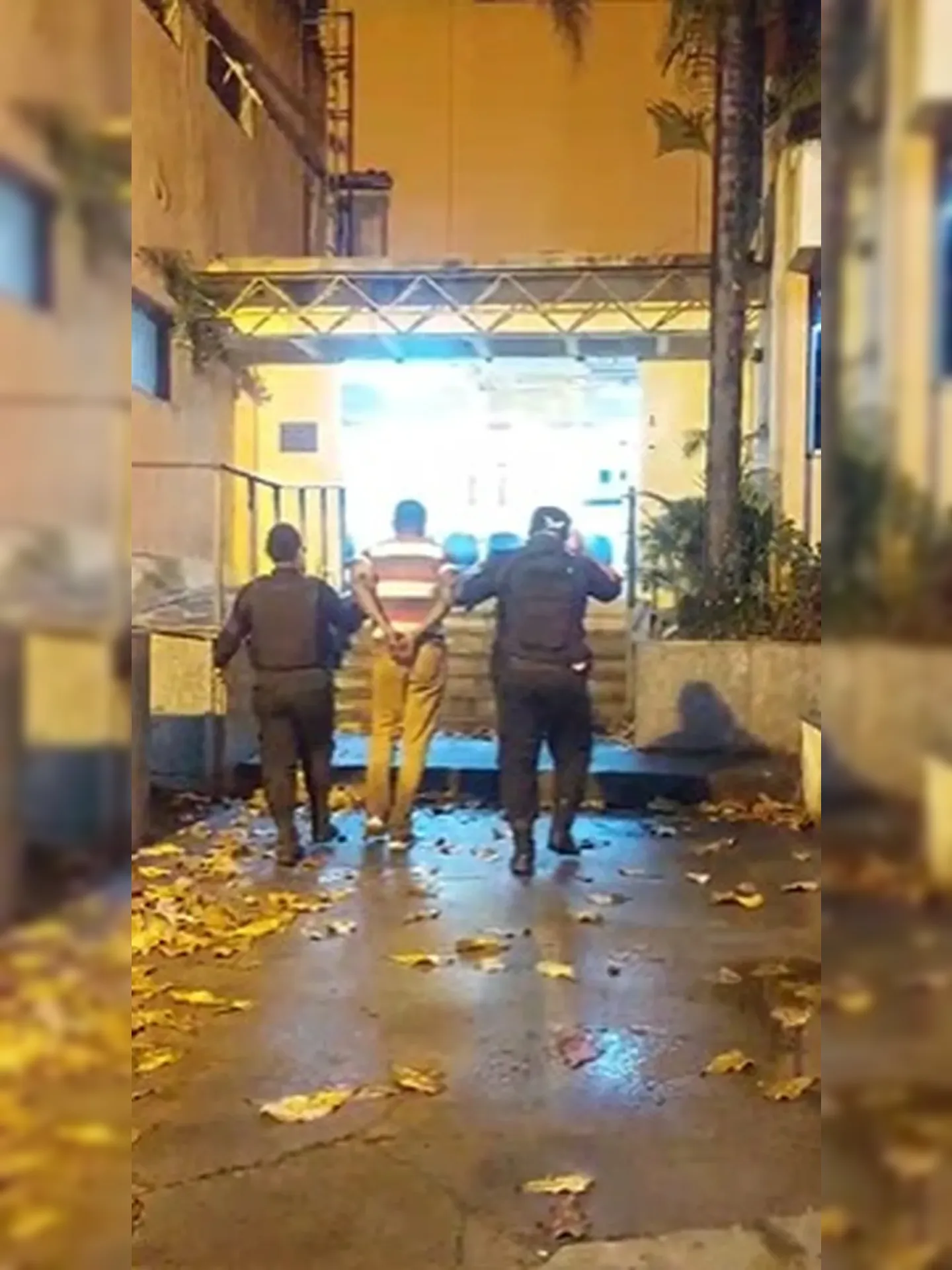 Homem se entregou para a polícia após cometer o crime