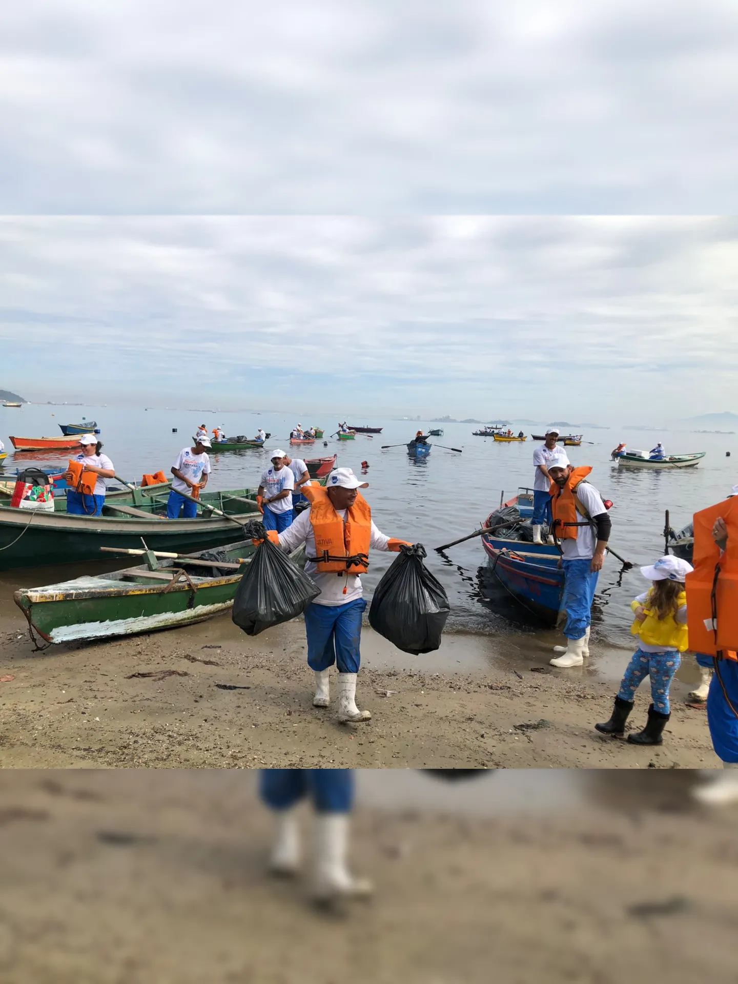 O projeto “Águas da Guanabara”, está sendo realizado, para analisar as condições territoriais, ambientais e econômicas