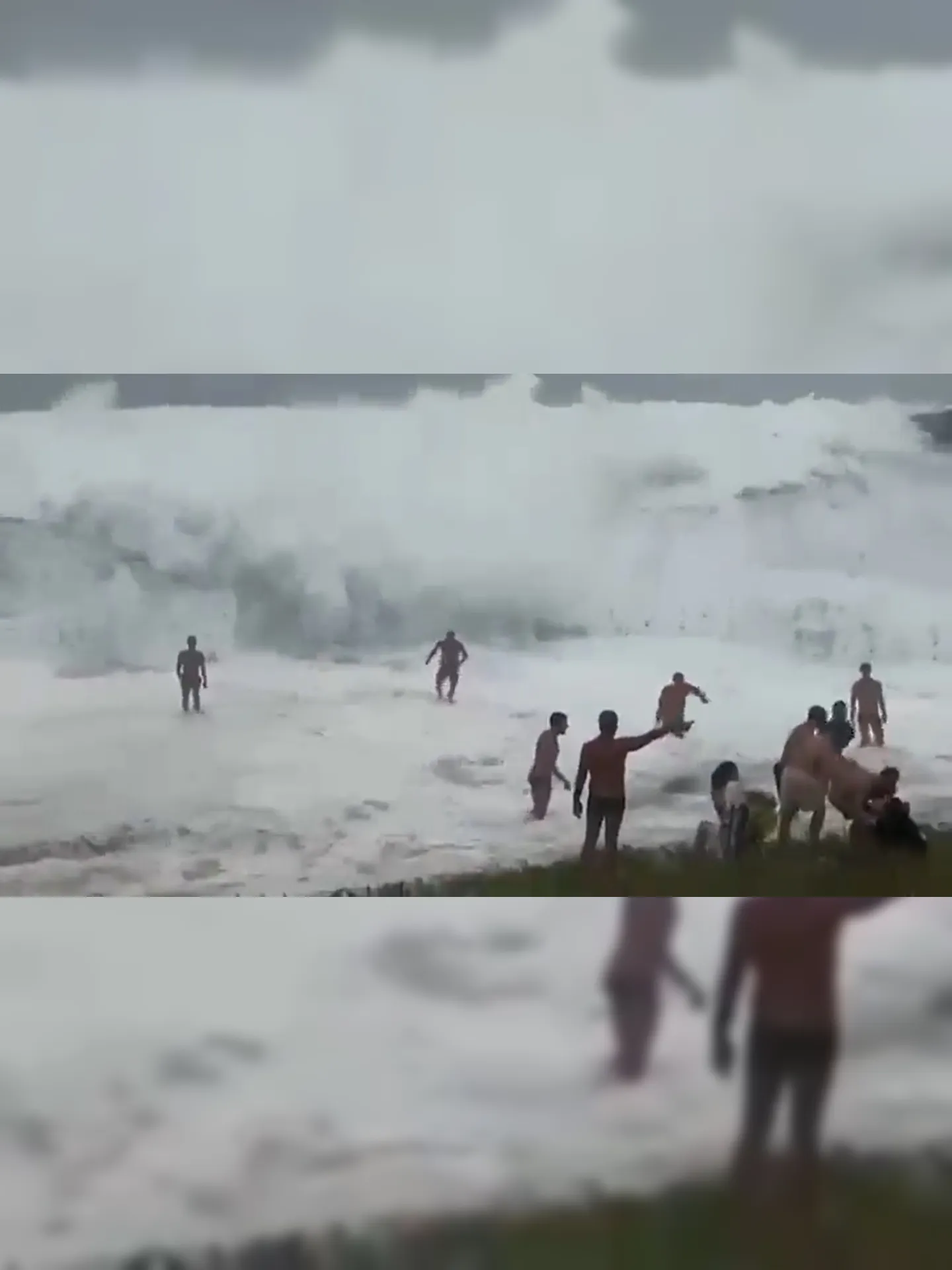 Banhistas se assustaram com as ondas provocadas pelo Ciclone-bomba