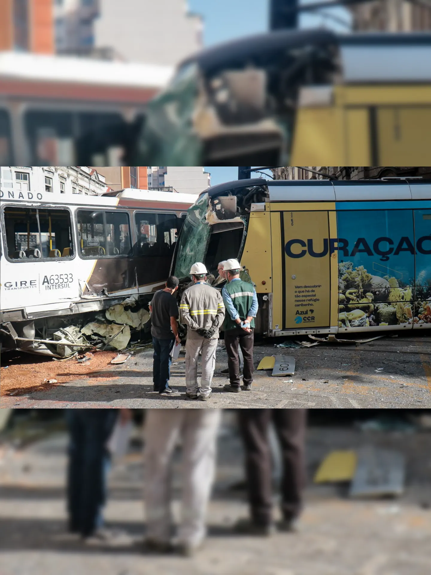 Colisão entre VLT e ônibus no Centro do Rio