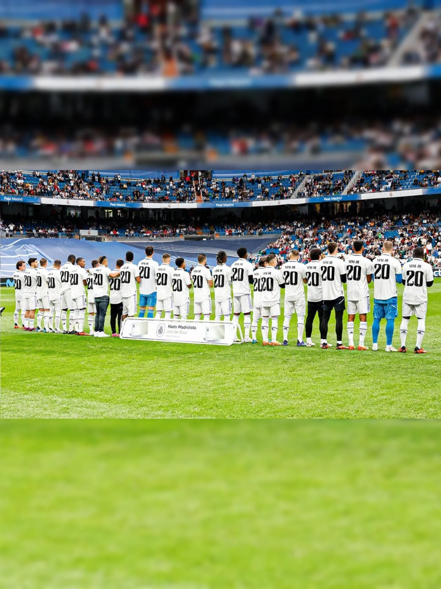 Jogadores do Real Madrid vestiram uma camisa com o número e nome de Vini Jr. em homenagem