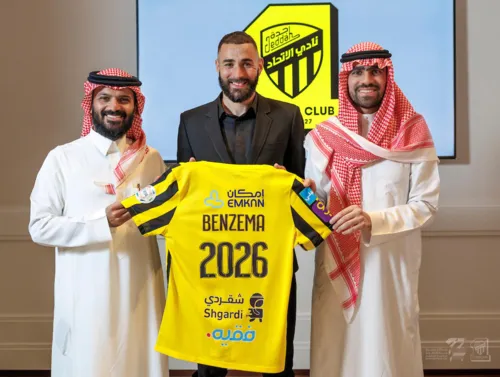 Benzema assinou contrato até o final da temporada 2026