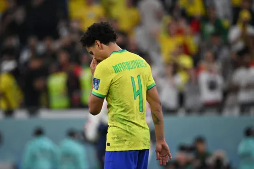 Marquinhos marcou um gol contra e um a favor na partida