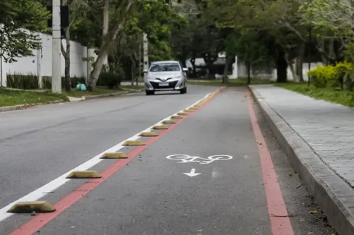 Além das ruas estreitas, outro ponto destacado pelos moradores é a poluição que o transporte pode trazer