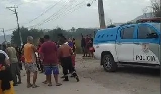 Polícia Militar diz que equipes realizavam policiamento no local quando foram atacadas por criminosos armados