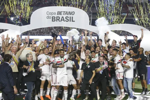 Partida terminou empatada, mas o tricolor paulista tinha vantagem no primeiro jogo