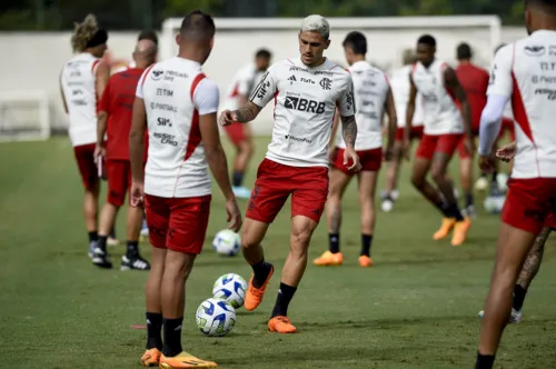 Atacante Pedro deve começar o jogo como titular