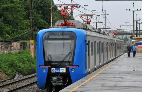 Homem caiu no vão de trem e foi arrastado