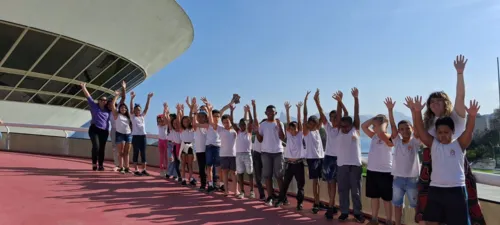 Alunos da Escola Municipal Júlia Cortinez visitaram o monumento nesta sexta-feira