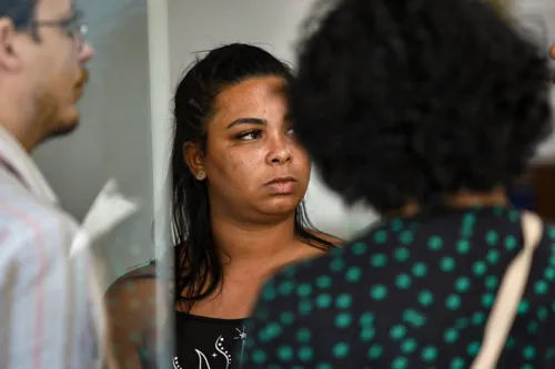 Mãe de Thiago, Priscila Menezes classificou como covardia ação da polícia que terminou na morte do jovem na comunidade