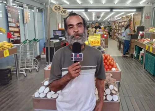 O novo integrante dos microfones já está a postos e foi fazer barba e cabelo para iniciar no novo emprego