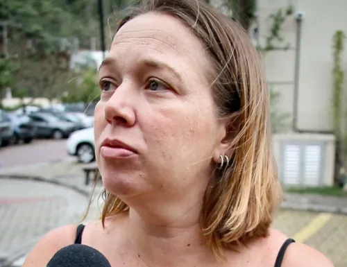 Julia Ferrari conta que as contas são fechadas antes do mês acabar