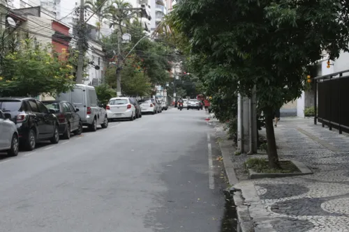 Gritos e ataques verbais, segundo queixas, duram cerca de 12h por dia