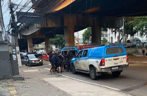 Uma faixa da via chegou a ser interrompida para a ação policial