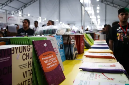 Opções de gêneros diversificados na Tenda Literária