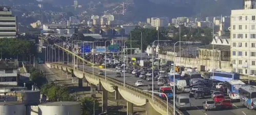 A lentidão se arrasta dos acessos à saída para o Gasômetro