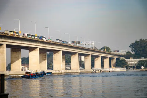 O clima será nublado com possibilidades de chuvas isoladas pela cidade do Rio