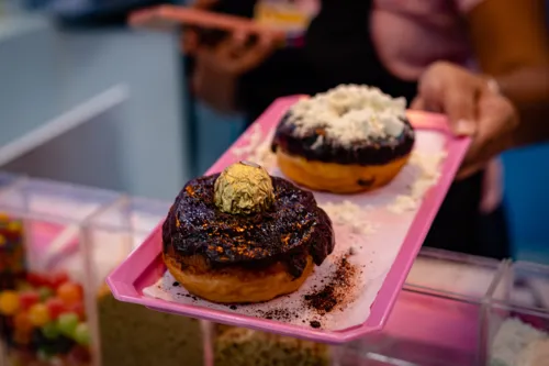 Donuts chamam a atenção da clientela