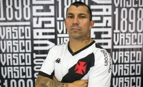 Gary Medel assinou contrato até dezembro de 2024