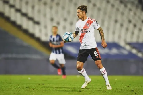 Zuculini é um dos jogadores no radar do Vasco