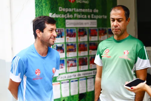 Fernando Lessa e Marcelo Guedes treinaram Vini Jr. nas quadras da escola