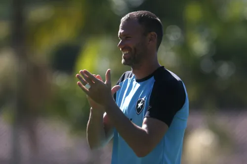 Joel Carli realizou seu último treino profissional nesta quarta (28)