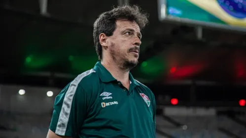 O técnico Fernando Diniz não anunciou a escalação para a partida