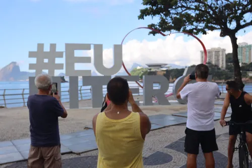 Nova atração chama a atenção de moradores e turistas que passam pelo local