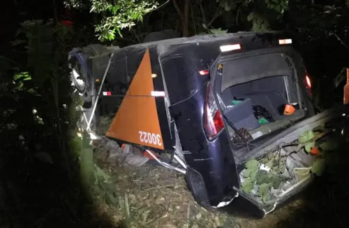 Ônibus despencou de uma ponte na BR-116