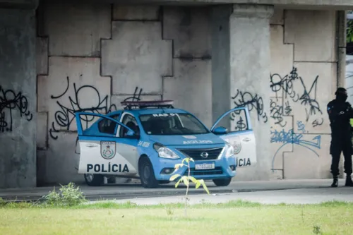 Polícia Militar mantém uma viatura baseada na entrada do bairro