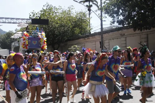 Ritmo da bateria tomou conta da avenida