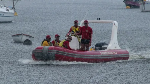 Desaparecidos faziam parte do grupo de 14 tripulantes que estavam na embarcação de nome Caiçara