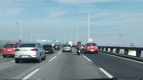 A lentidão ocorre devido ao alto fluxo de veículos