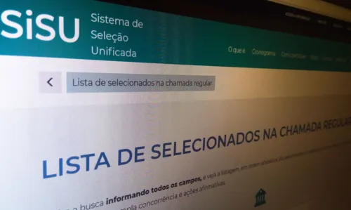 O site disponibiliza informações sobre processos seletivos para o ensino superior