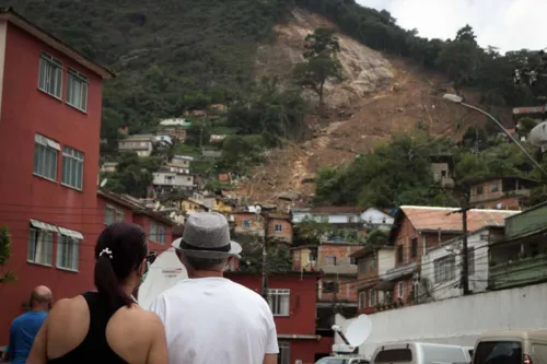 Estragos causados pela tragédia no dia 15 de fevereiro de 2022