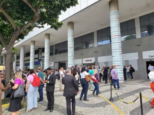 Caso acontece na Avenida Marechal Câmara, número 150