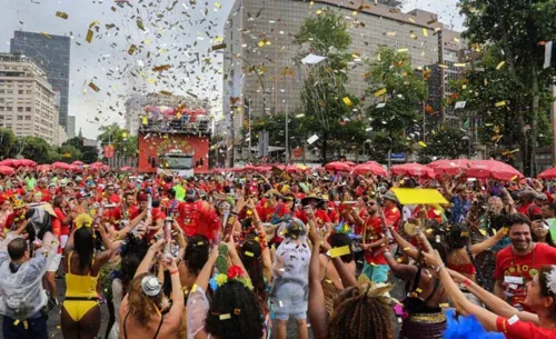 Diversos blocos acontecem ao redor da cidade do Rio