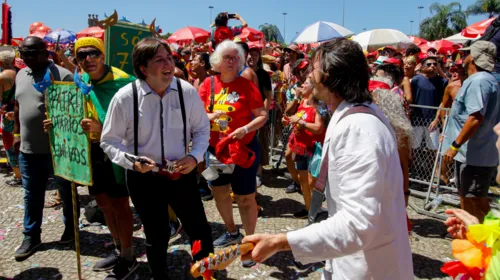 Foliões curtindo o Bloco Sargento Pimenta - Lucas Alvarenga- Enfoco