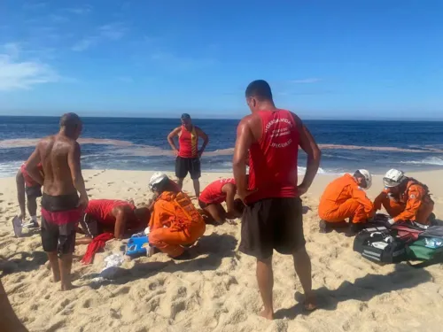 Bombeiros tentaram salvar as vítimas que chegaram a ser levadas para um hospital da região