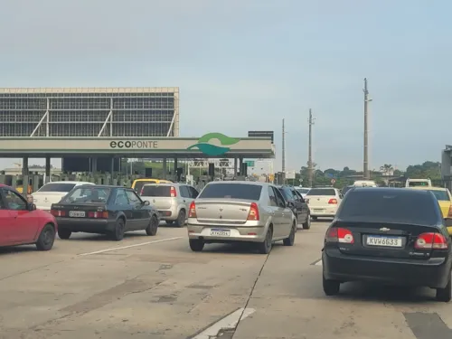 A lentidão se arrasta do km 318 ao km 322, entre São Gonçalo e  Niterói, na pista sentido Rio de Janeiro