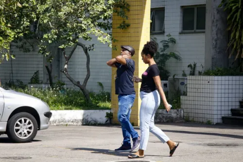 A família de Hallan a caminho do IML